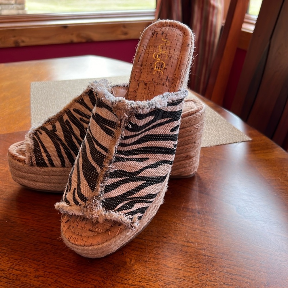 Sugar wedges zebra print